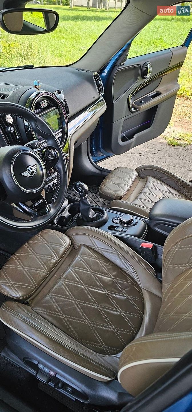 Mini Countryman 2019 VIN WMZYU7C5XK3F94740 фото оголошення 27 з 33