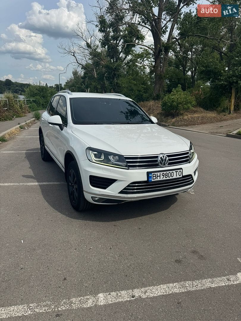 Volkswagen Touareg 2016 VIN WVGZZZ7PZHD010663 фото оголошення 2 з 18