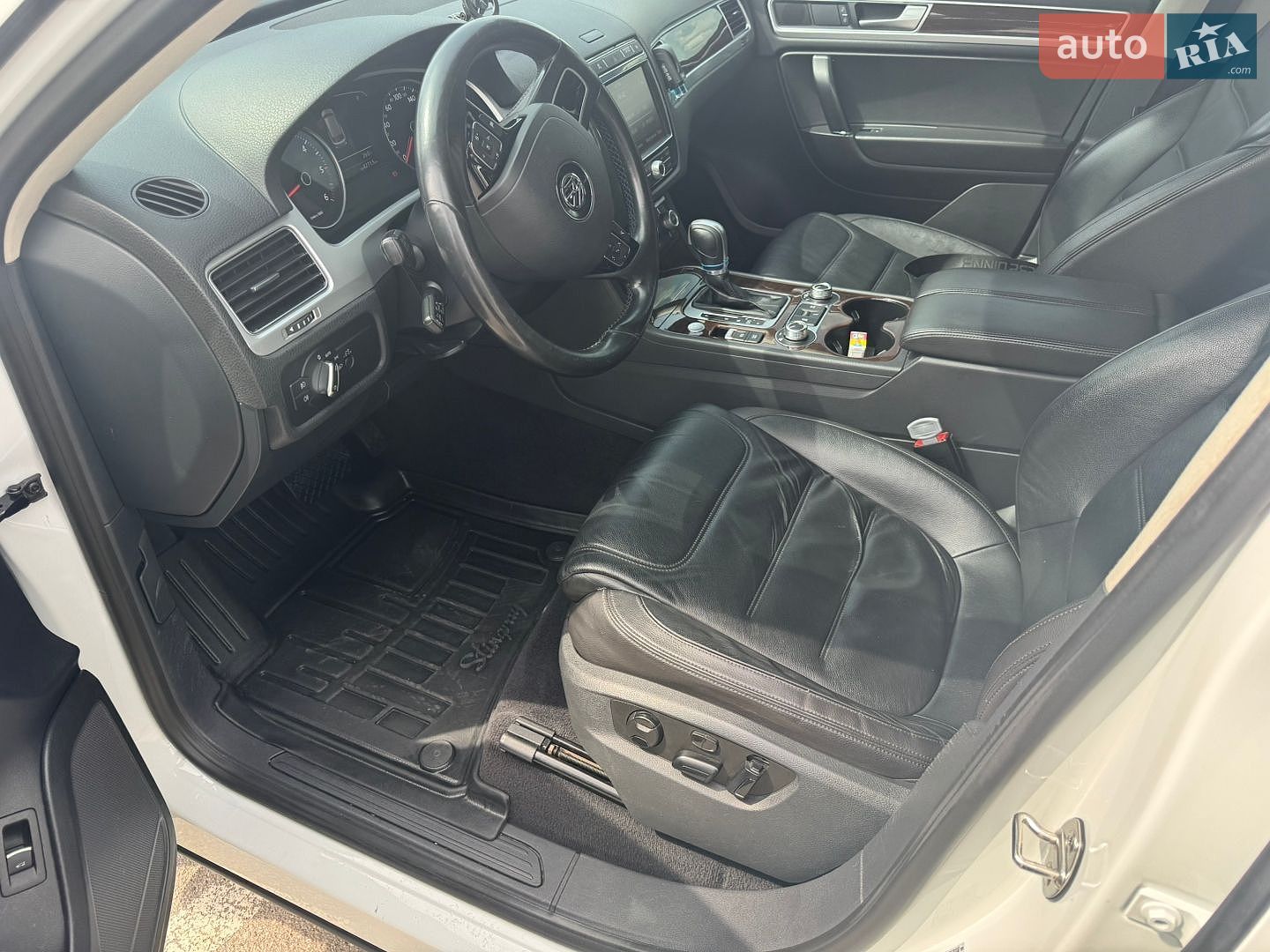Volkswagen Touareg 2016 VIN WVGZZZ7PZHD010663 фото оголошення 9 з 18