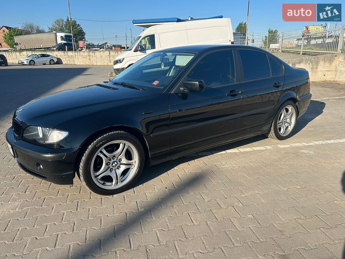 BMW 3 Series 2004 VIN WBAAY31000JR54753 фото оголошення 3 з 21