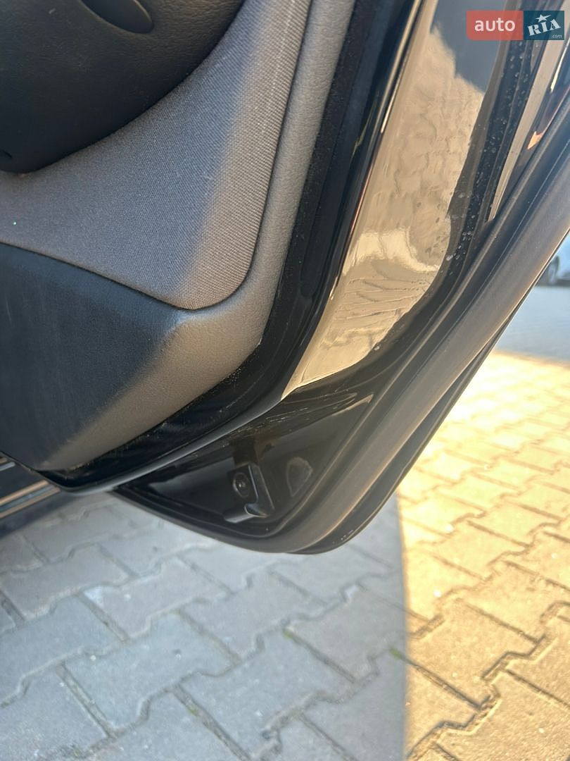 BMW 3 Series 2004 VIN WBAAY31000JR54753 фото оголошення 14 з 21