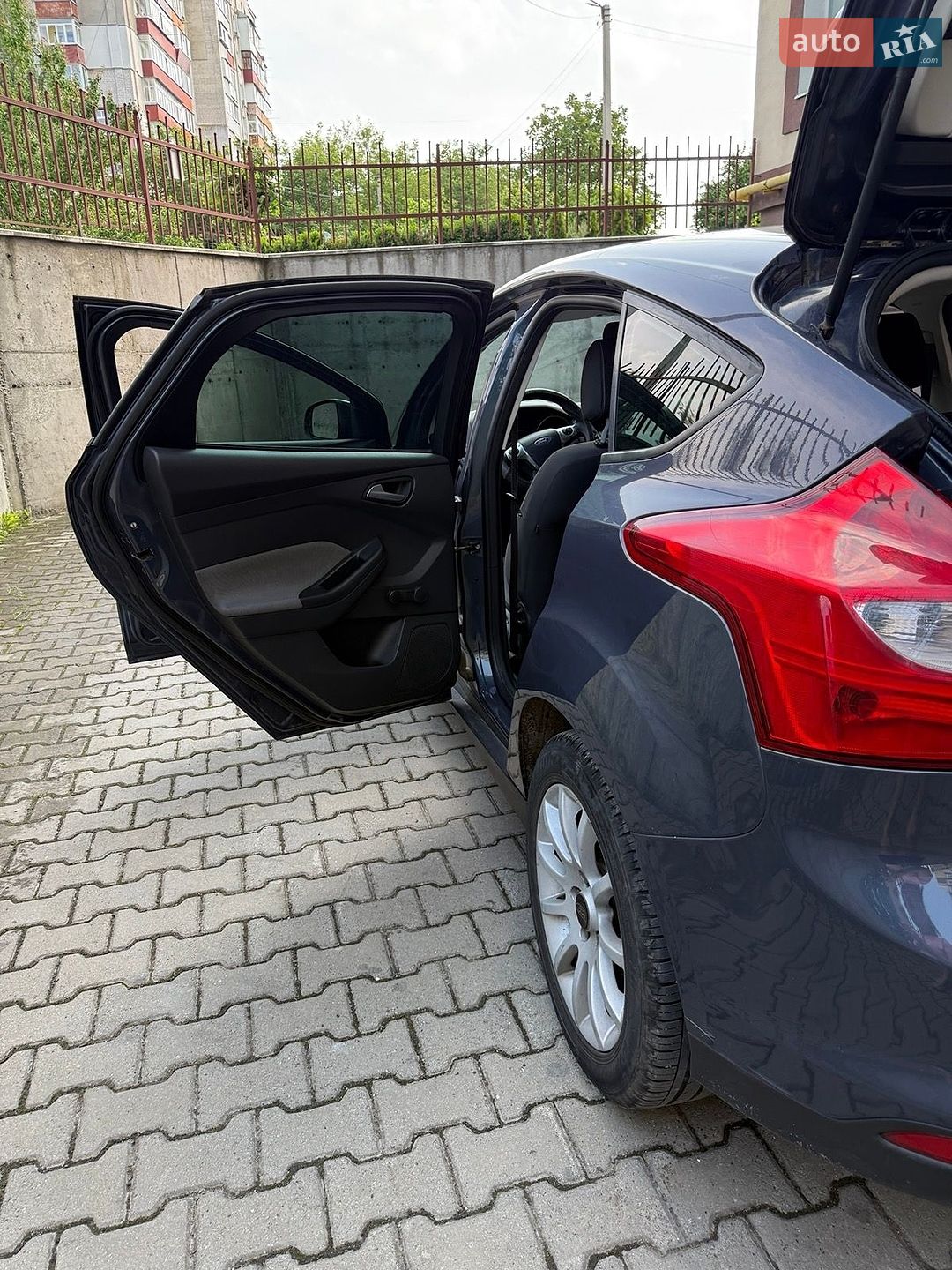 Ford Focus 2012 VIN WF0KXXGCBKCS12734 фото оголошення 12 з 37