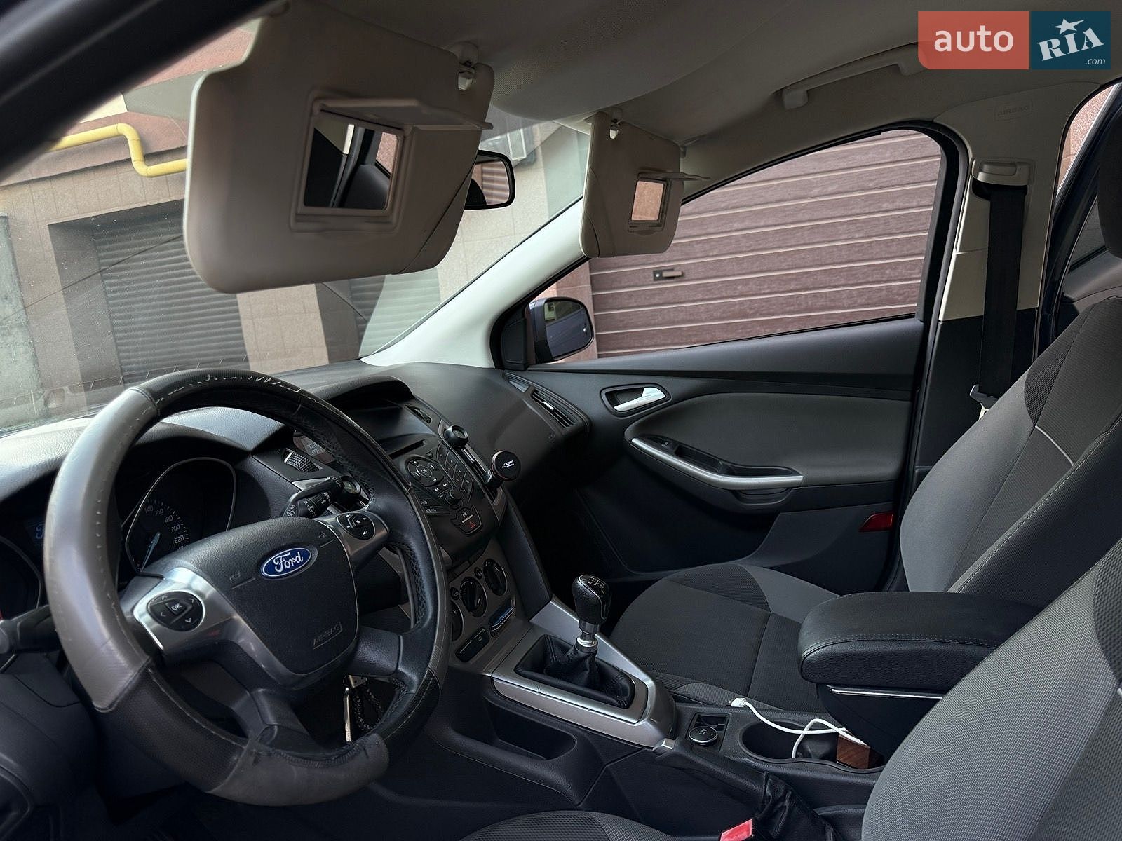 Ford Focus 2012 VIN WF0KXXGCBKCS12734 фото оголошення 24 з 37