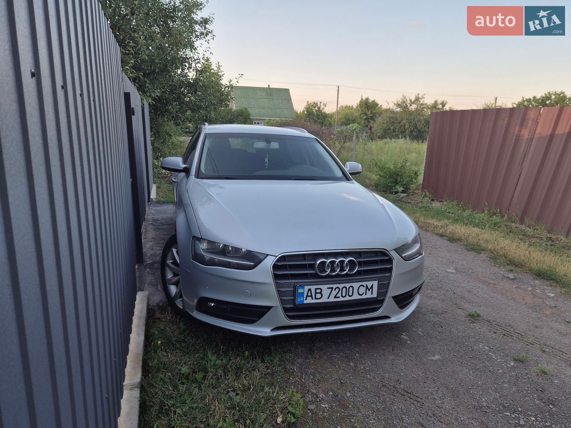 Audi A4 2013 VIN WAUZZZ8K1EA011997 фото оголошення 8 з 14