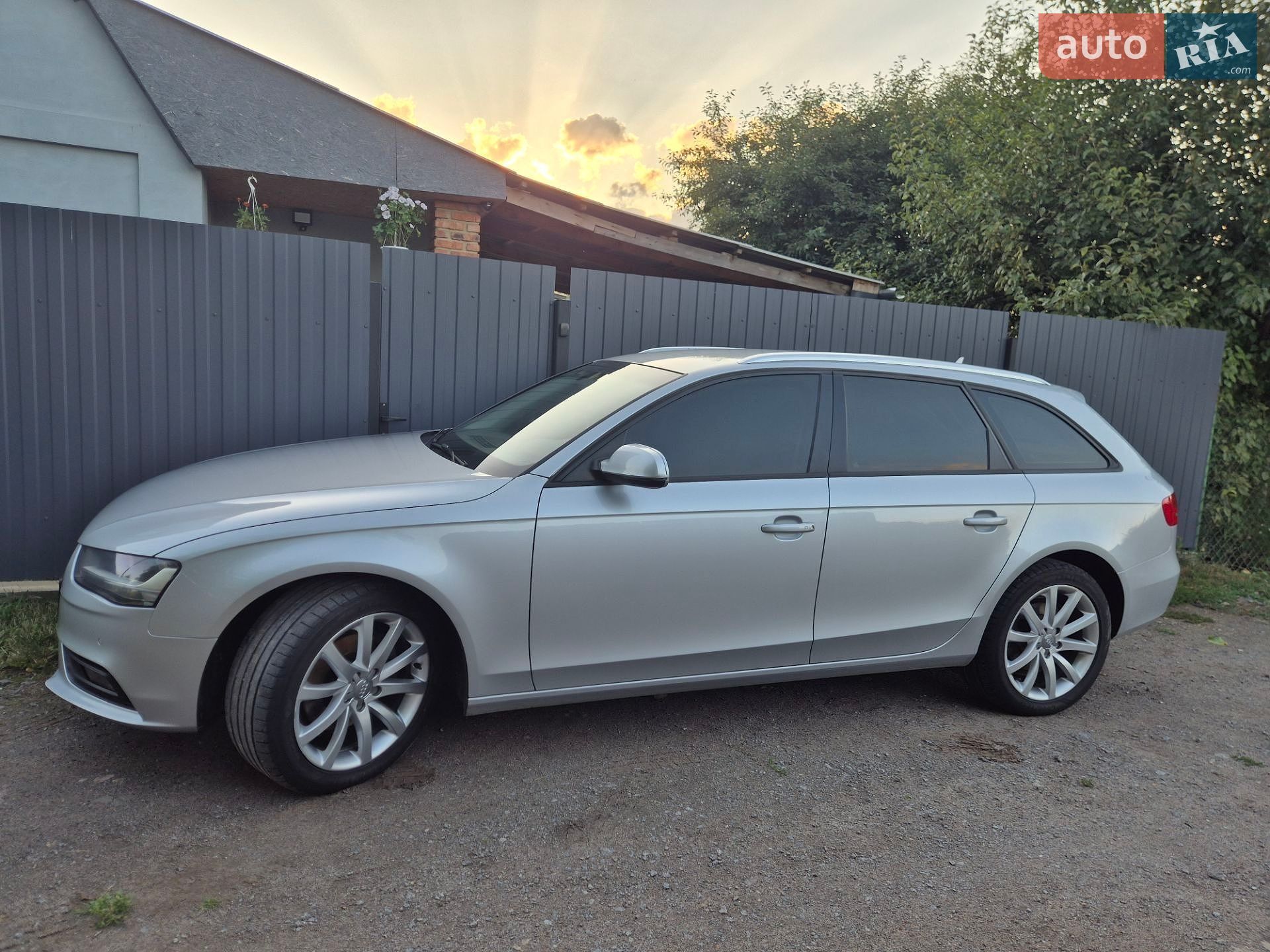 Audi A4 2013 VIN WAUZZZ8K1EA011997 фото оголошення 4 з 14