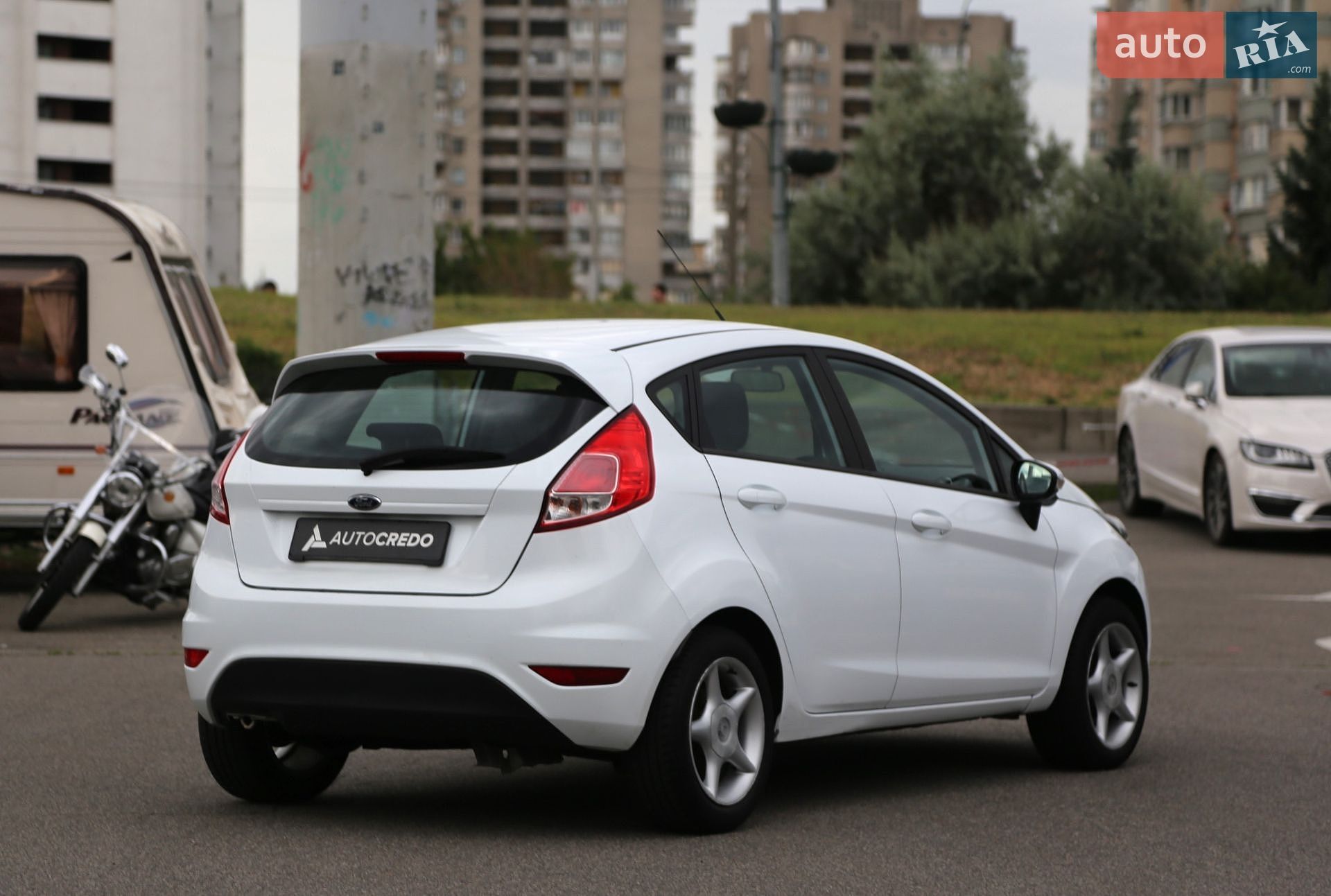 Ford Fiesta 2016 VIN WF0DXXGAKDGS42578 фото оголошення 5 з 21