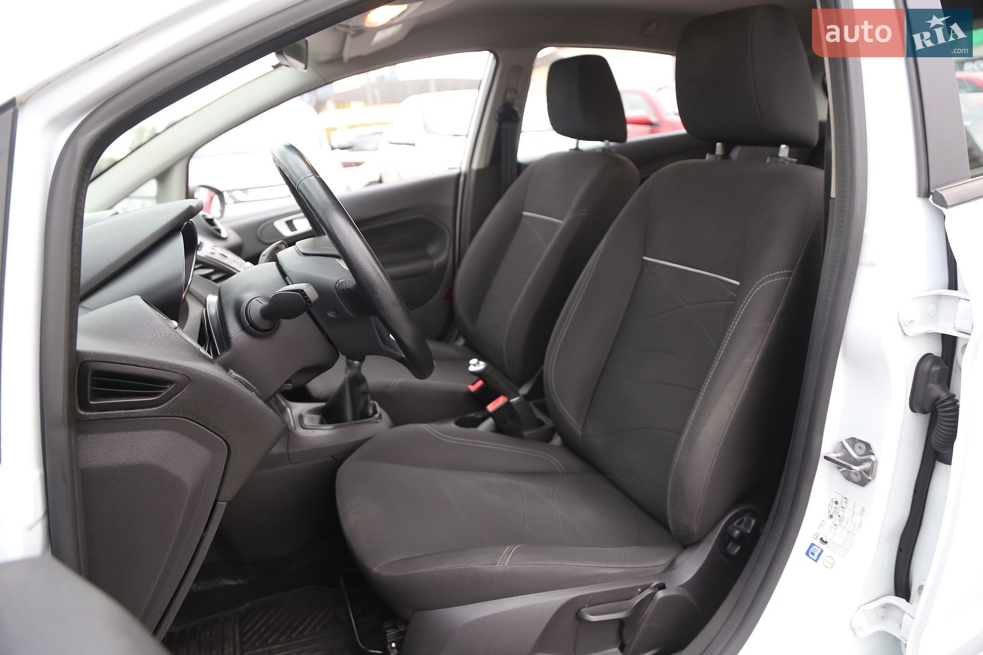 Ford Fiesta 2016 VIN WF0DXXGAKDGS42578 фото оголошення 8 з 21
