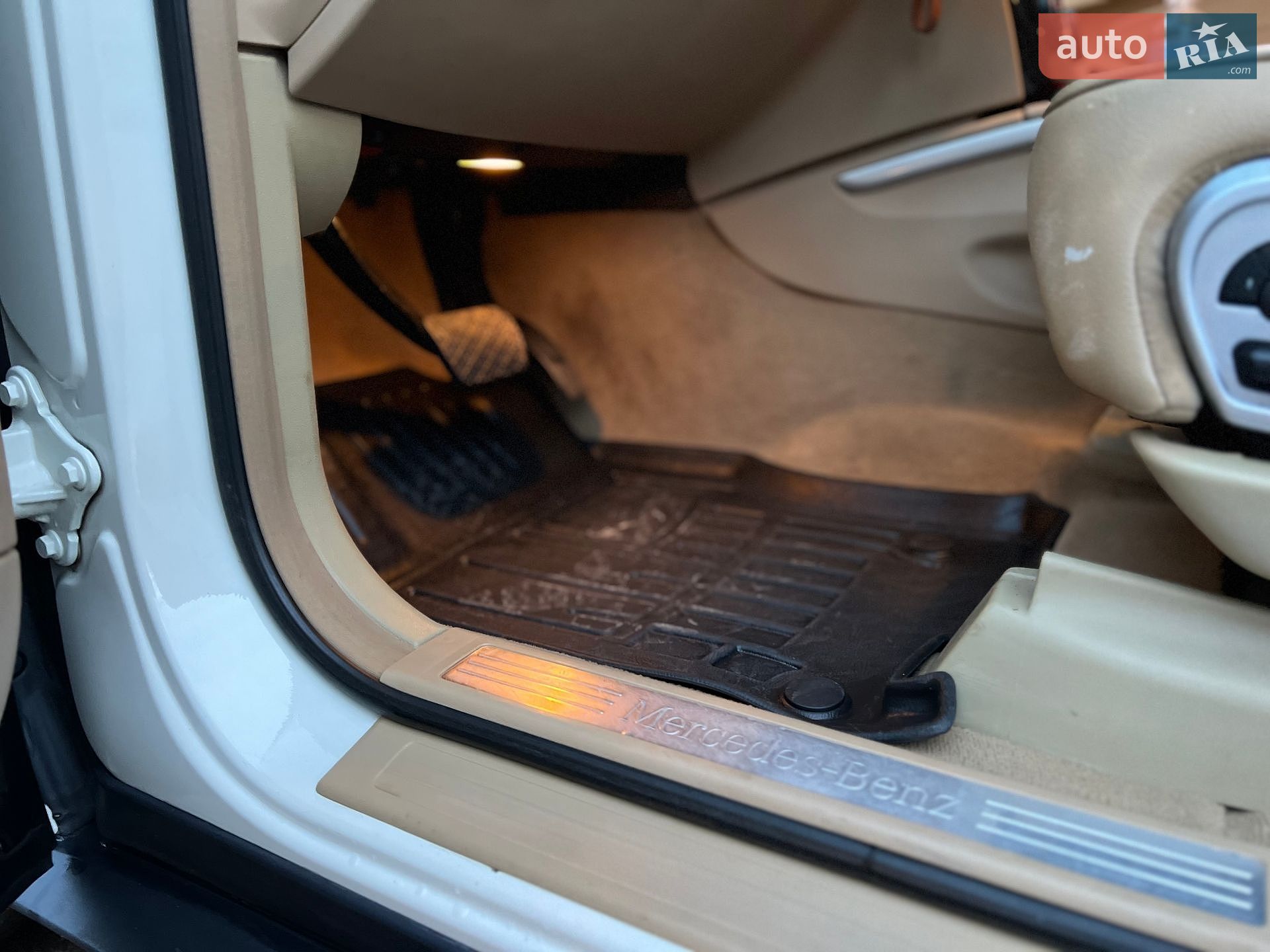 Mercedes-Benz GL-Class 2011 VIN 4JGBF2FE3CA778115 фото оголошення 38 з 43