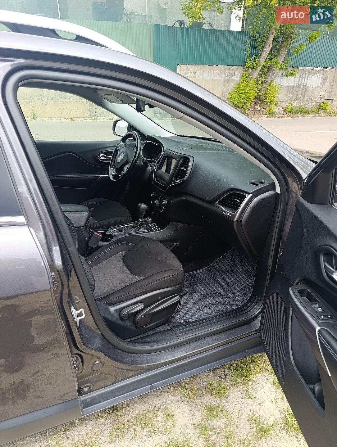 Jeep Cherokee 2018 VIN 1C4PJLDB4KD346315 фото оголошення 5 з 12