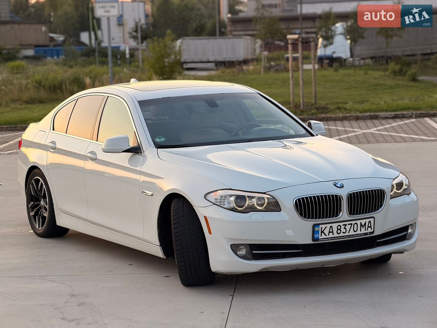 BMW 5 Series 2013 VIN WBAXH5C50DD110716 фото оголошення 4 з 31