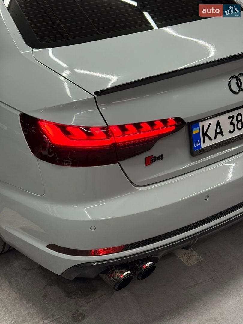Audi A4 2016 VIN WAUENAF42HN024528 фото оголошення 8 з 17