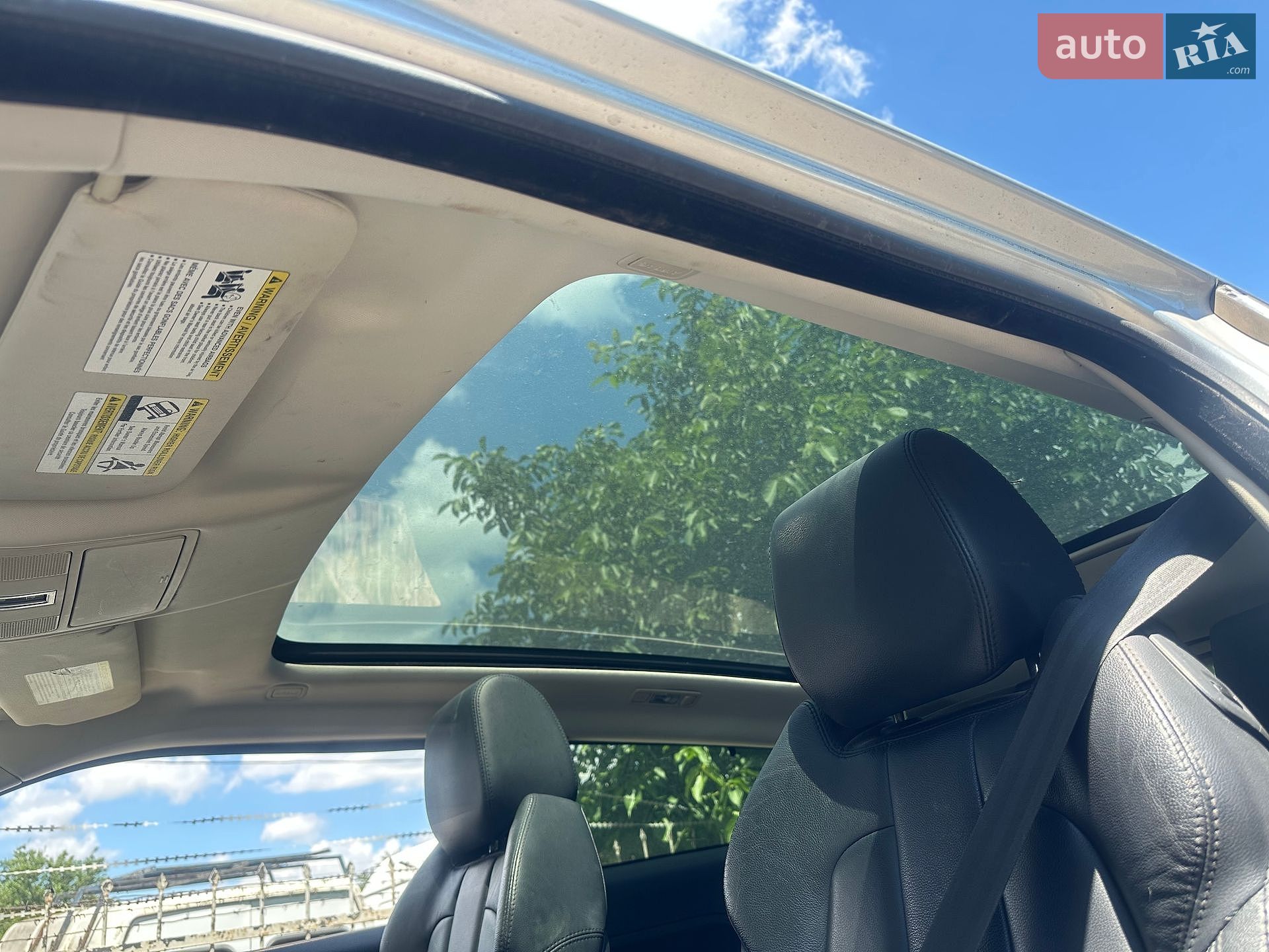 Land Rover Range Rover Evoque 2015 VIN SALVP1BGXFH050411 фото оголошення 4 з 11
