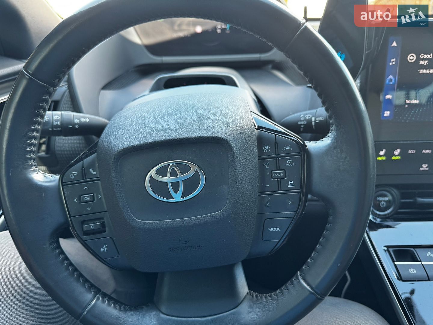 Toyota bZ4X 2023 VIN LFMKP14T7P0006898 фото оголошення 10 з 14