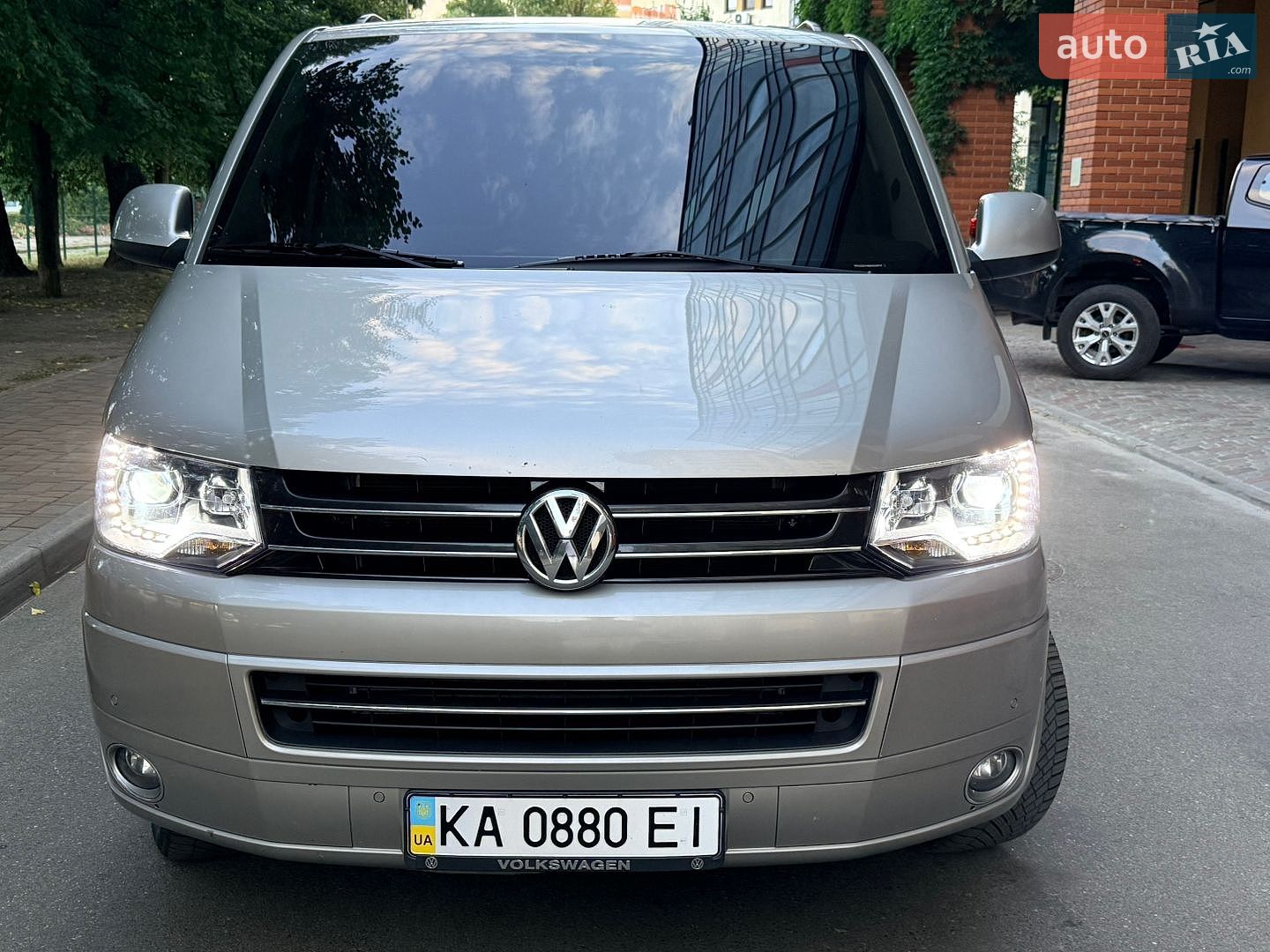 Volkswagen Multivan 2010 VIN WV2ZZZ7HZBH003979 фото оголошення 3 з 18