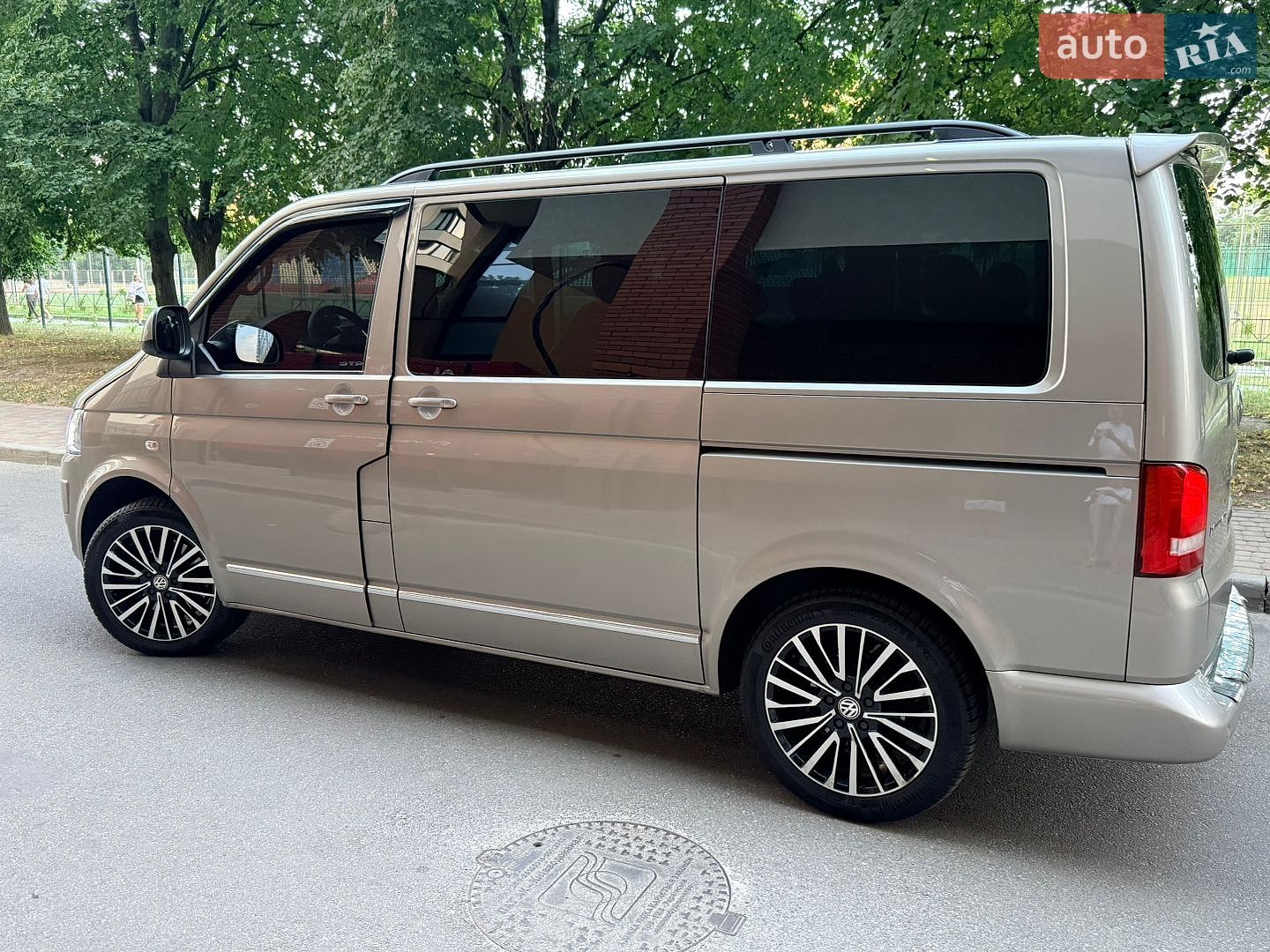 Volkswagen Multivan 2010 VIN WV2ZZZ7HZBH003979 фото оголошення 5 з 18
