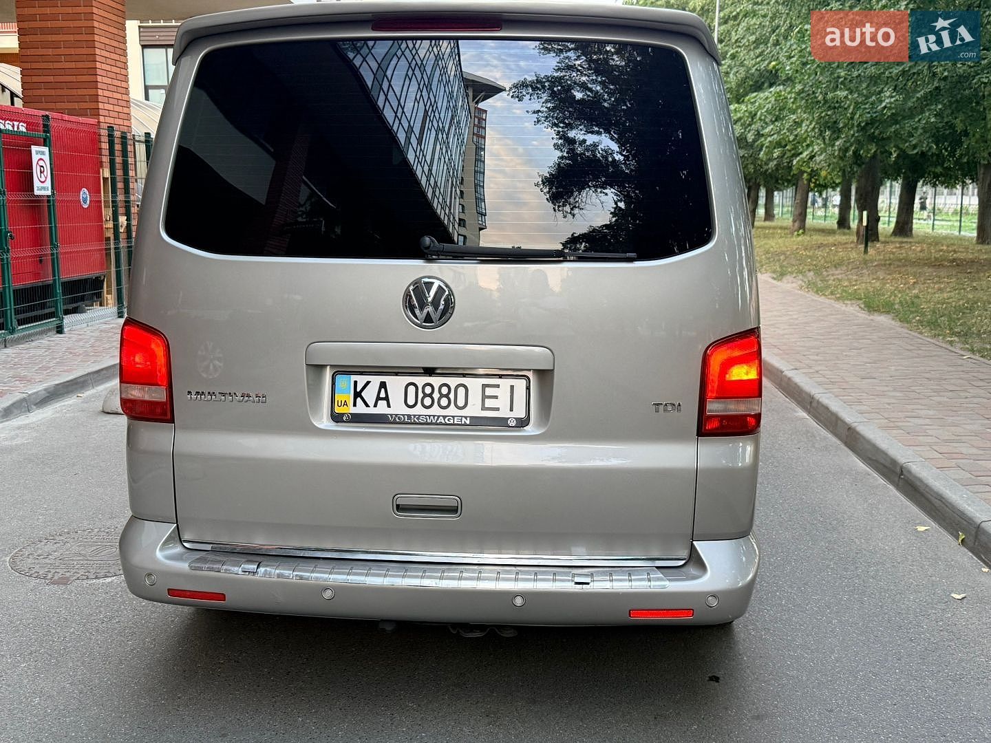 Volkswagen Multivan 2010 VIN WV2ZZZ7HZBH003979 фото оголошення 6 з 18