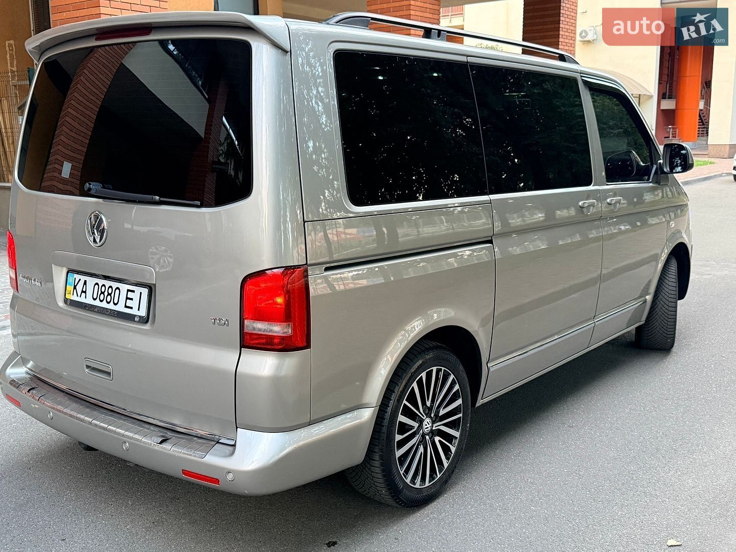 Volkswagen Multivan 2010 VIN WV2ZZZ7HZBH003979 фото оголошення 7 з 18