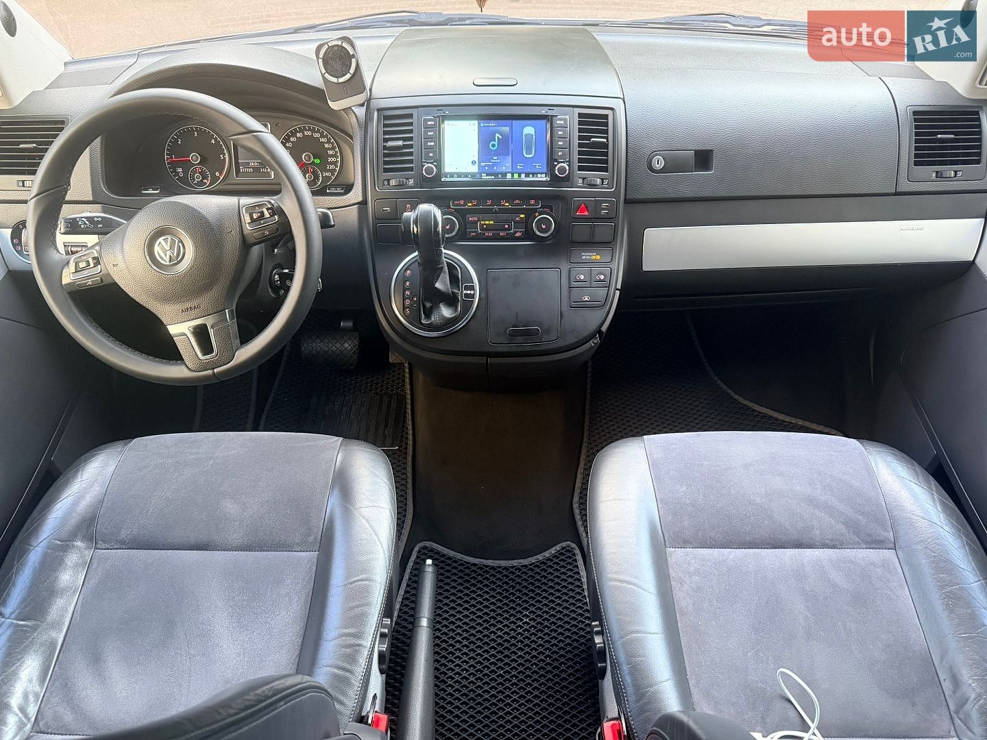 Volkswagen Multivan 2010 VIN WV2ZZZ7HZBH003979 фото оголошення 11 з 18