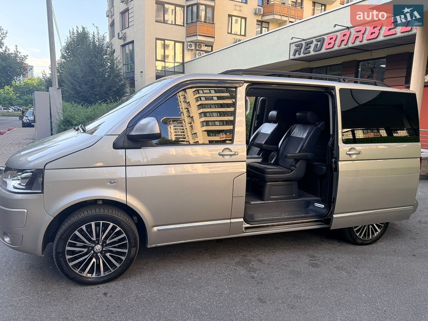 Volkswagen Multivan 2010 VIN WV2ZZZ7HZBH003979 фото оголошення 12 з 18