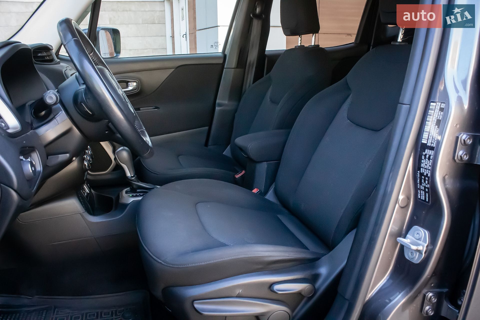 Jeep Renegade 2016 VIN ZACCJABB8HPE94306 фото оголошення 8 з 34