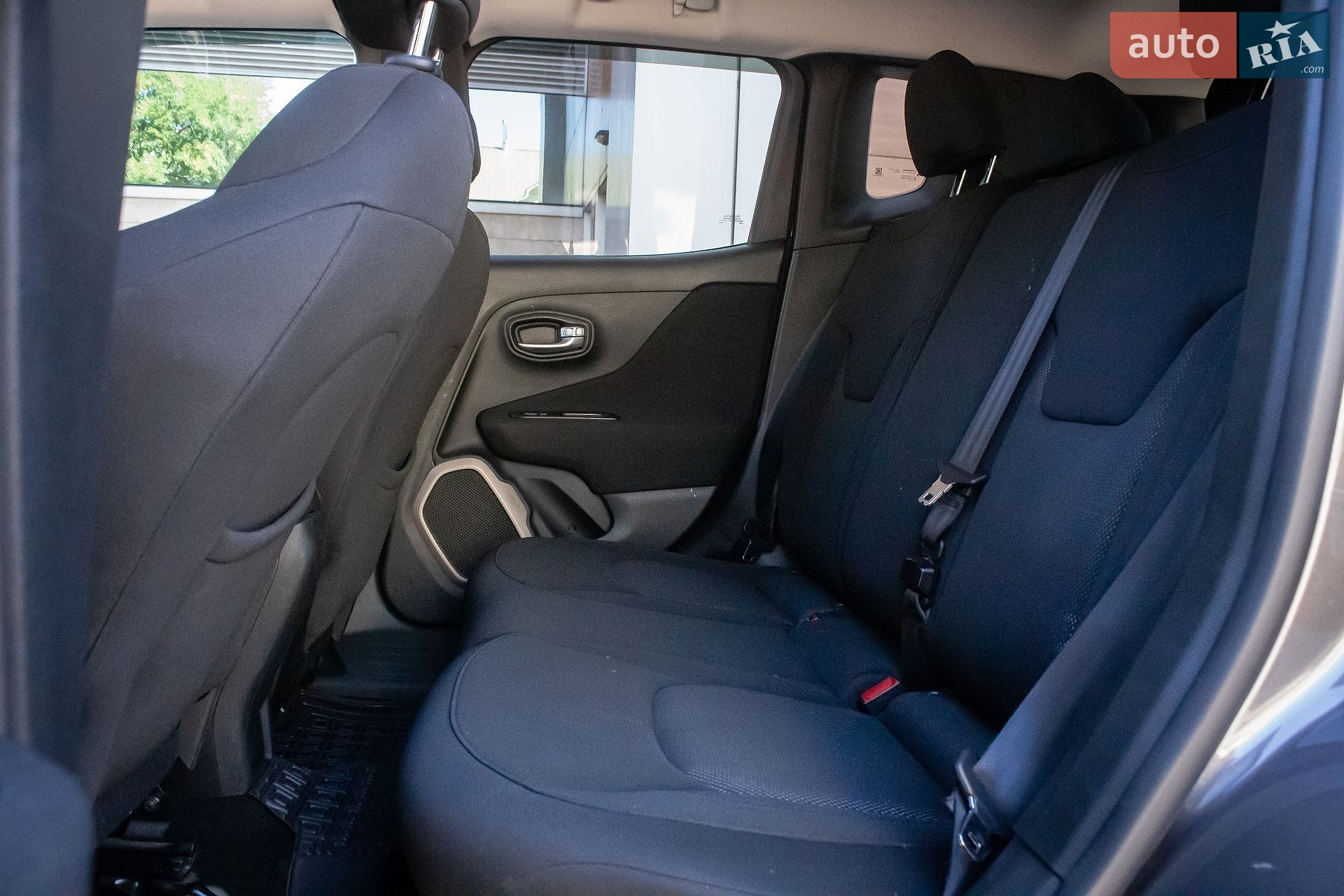 Jeep Renegade 2016 VIN ZACCJABB8HPE94306 фото оголошення 9 з 34