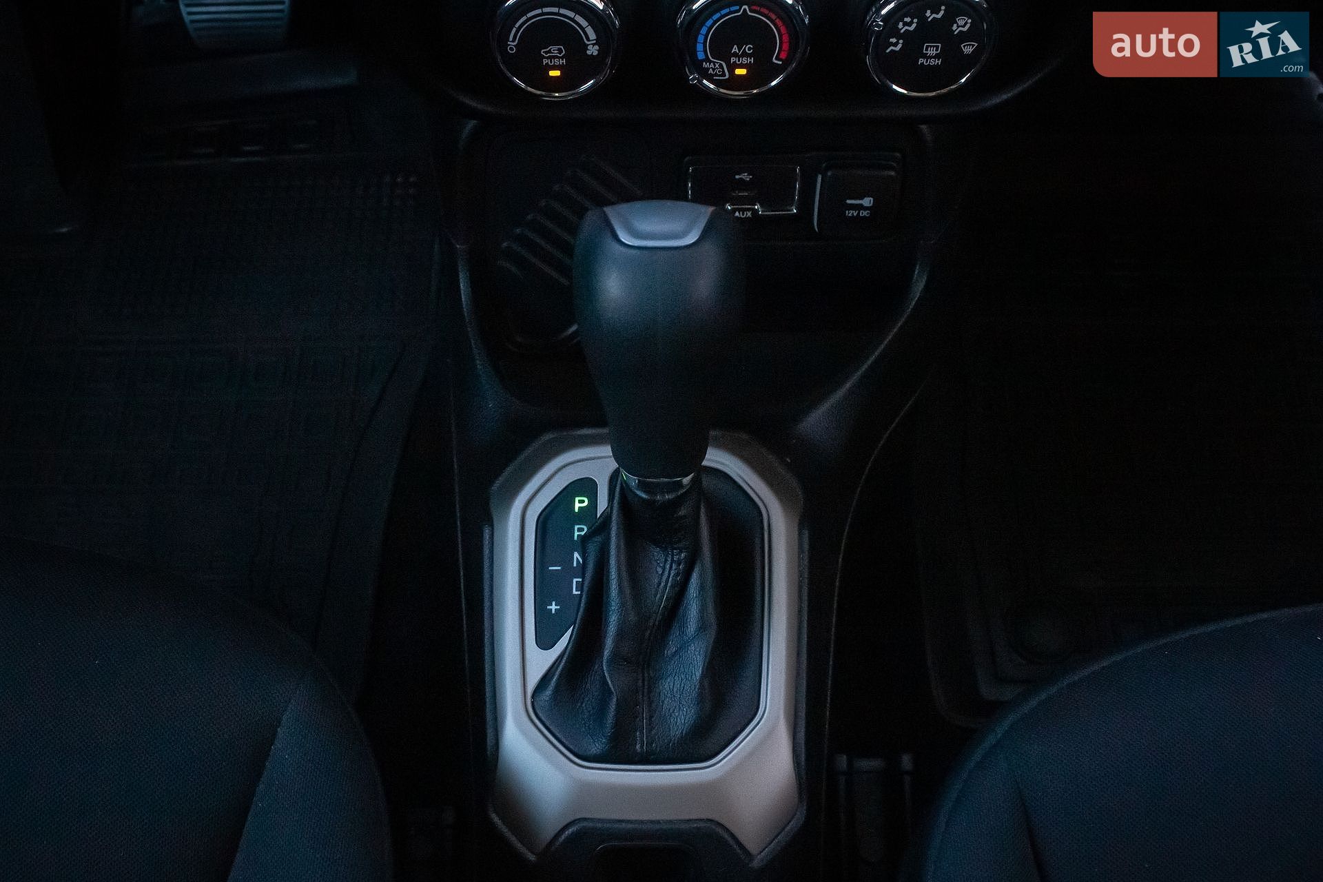 Jeep Renegade 2016 VIN ZACCJABB8HPE94306 фото оголошення 17 з 34