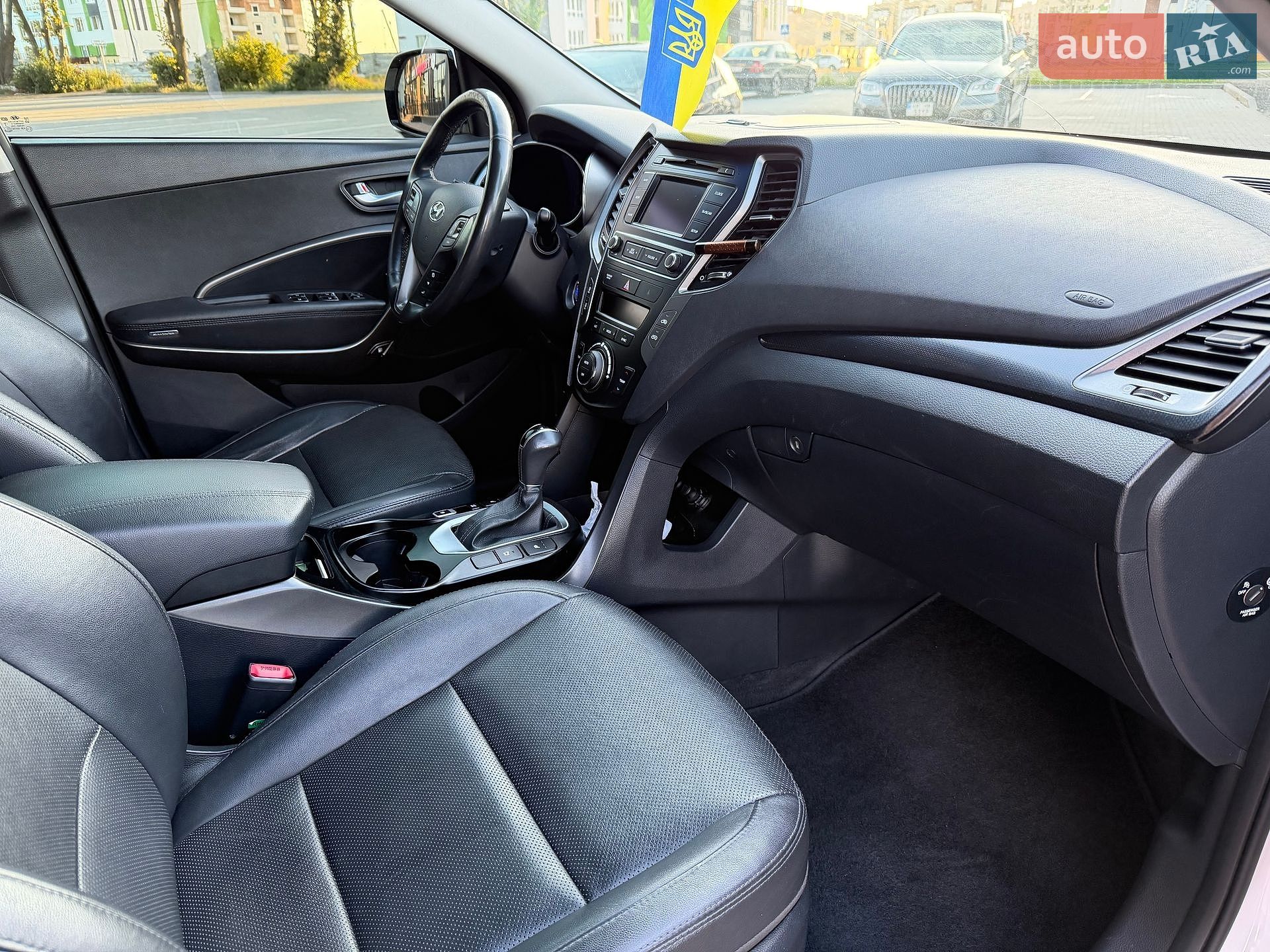 Hyundai Santa FE 2018 VIN KMHST81XDJU830131 фото оголошення 13 з 24