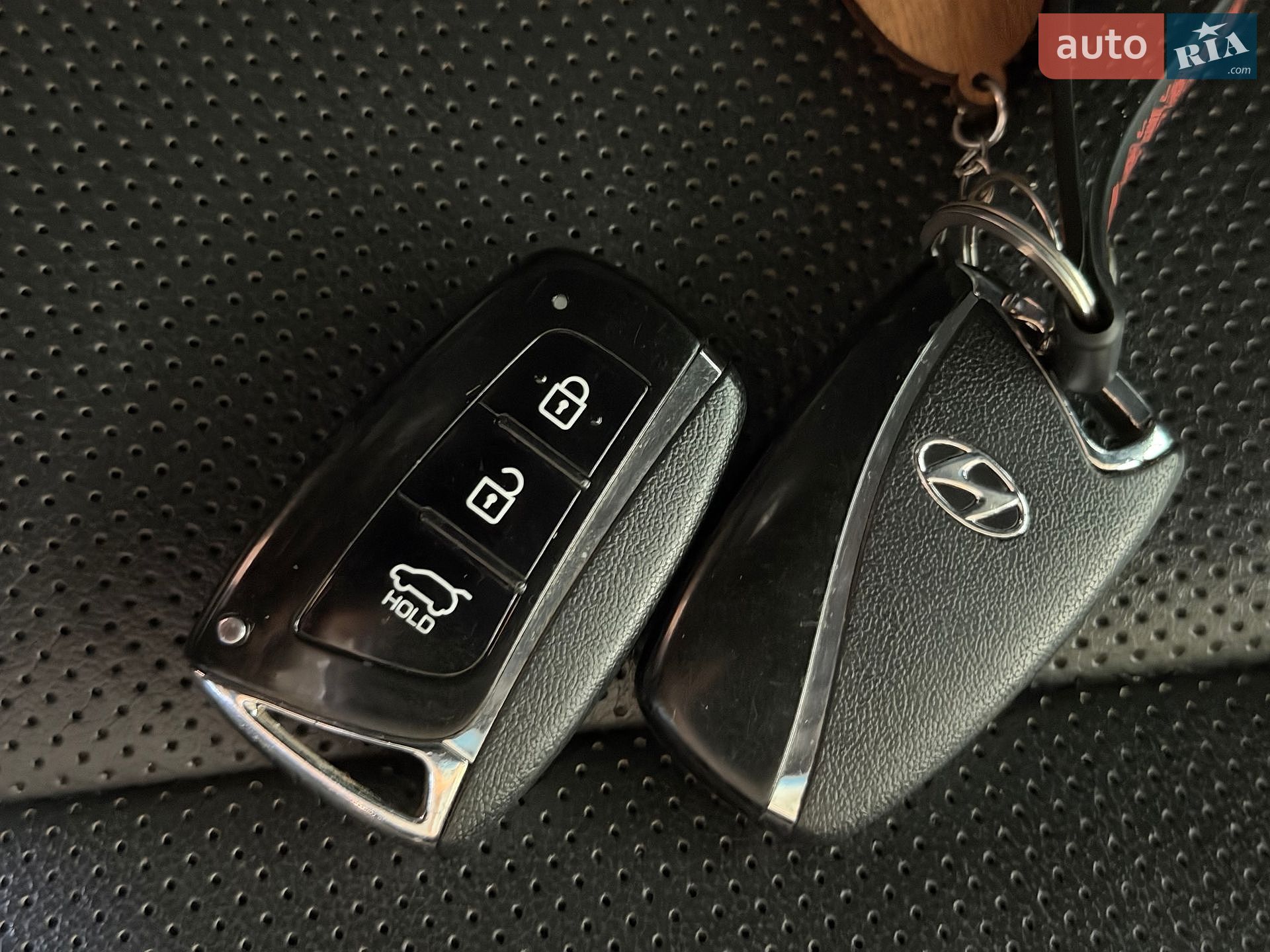 Hyundai Santa FE 2018 VIN KMHST81XDJU830131 фото оголошення 17 з 24