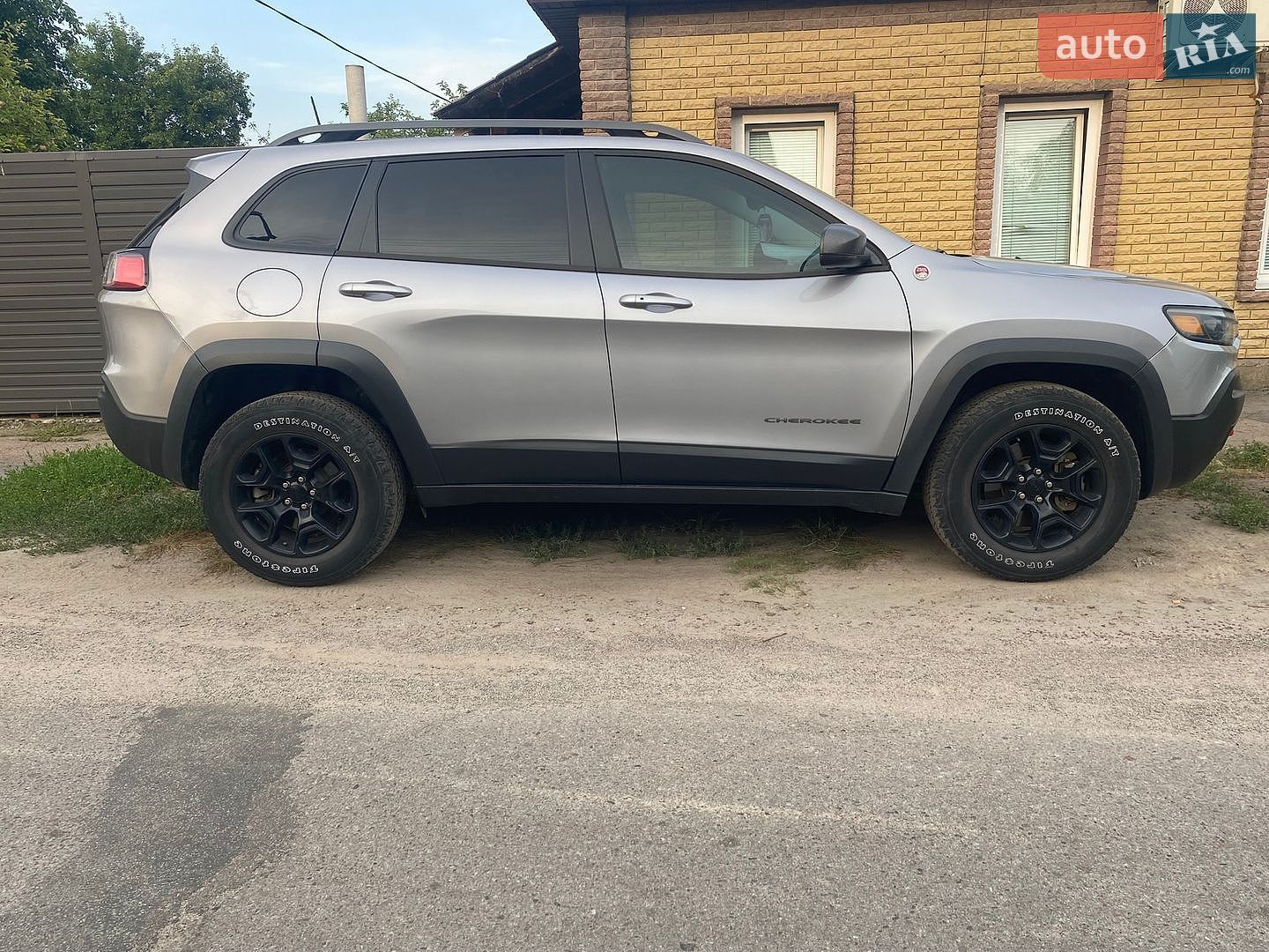 Jeep Cherokee 2021 VIN 1C4PJMBX2MD178424 фото оголошення 4 з 29