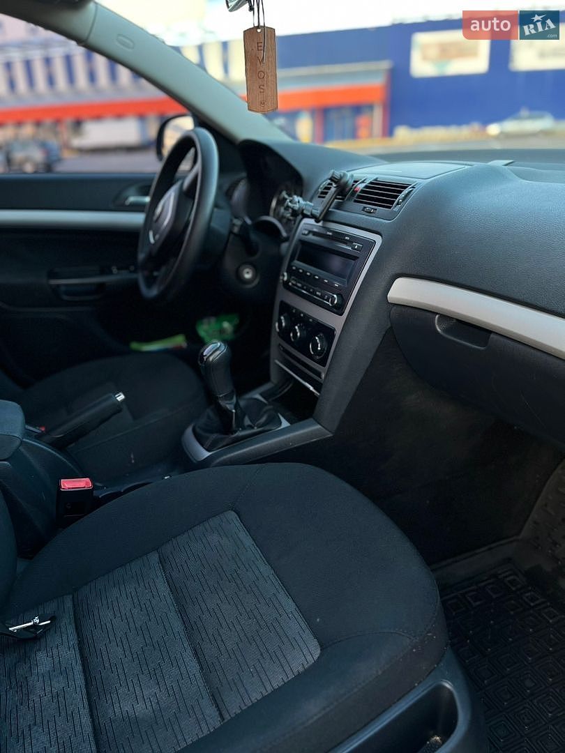 Skoda Octavia 2011 VIN TMBHJ61Z7C8020400 фото оголошення 21 з 47