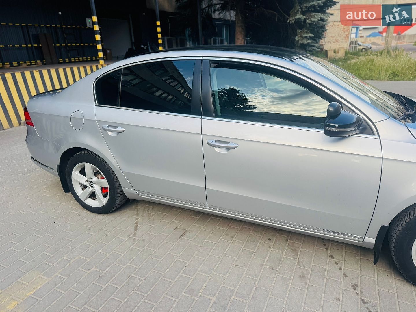 Volkswagen Passat 2011 VIN WVWZZZ3CZBP330919 фото оголошення 2 з 36