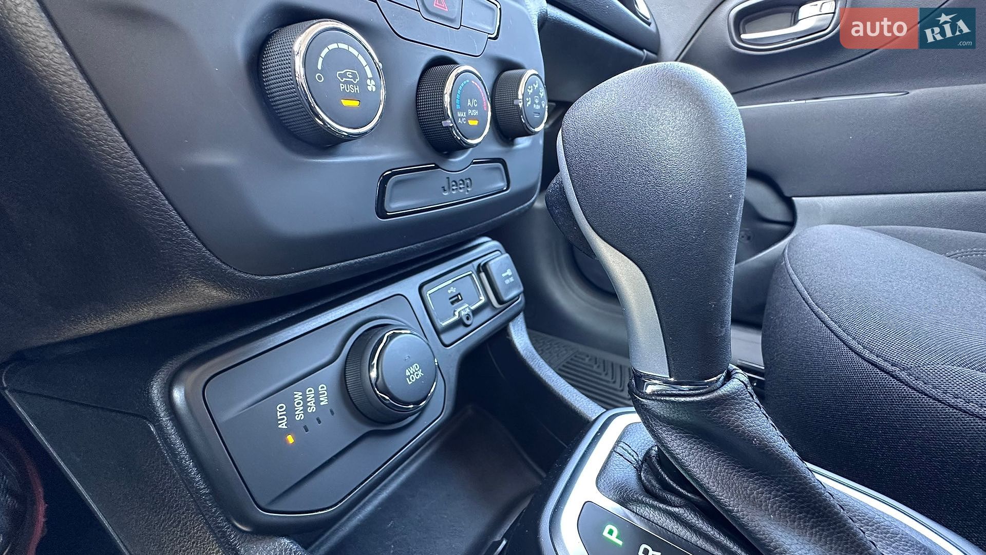 Jeep Renegade 2019 VIN ZACNJBAB2KPK61641 фото оголошення 26 з 31