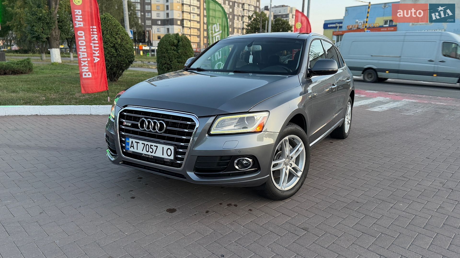 Audi Q5 2015 VIN WA1LFAFP2FA135290 фото оголошення 4 з 90