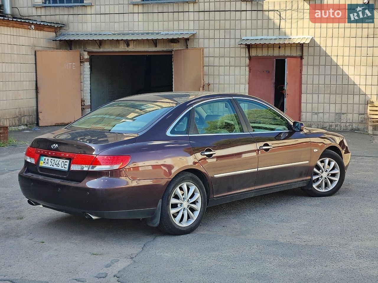 Hyundai Grandeur 2006 VIN KMHFC41DP6A124742 фото оголошення 3 з 17