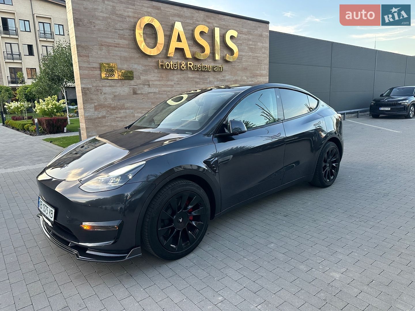 Tesla Model Y 2024 VIN 7SAYGDEE6RA251193 фото оголошення 9 з 54