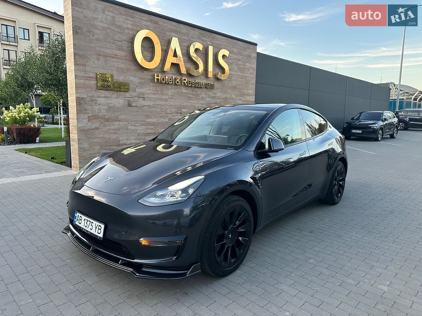 Tesla Model Y 2024 VIN 7SAYGDEE6RA251193 фото оголошення 10 з 54