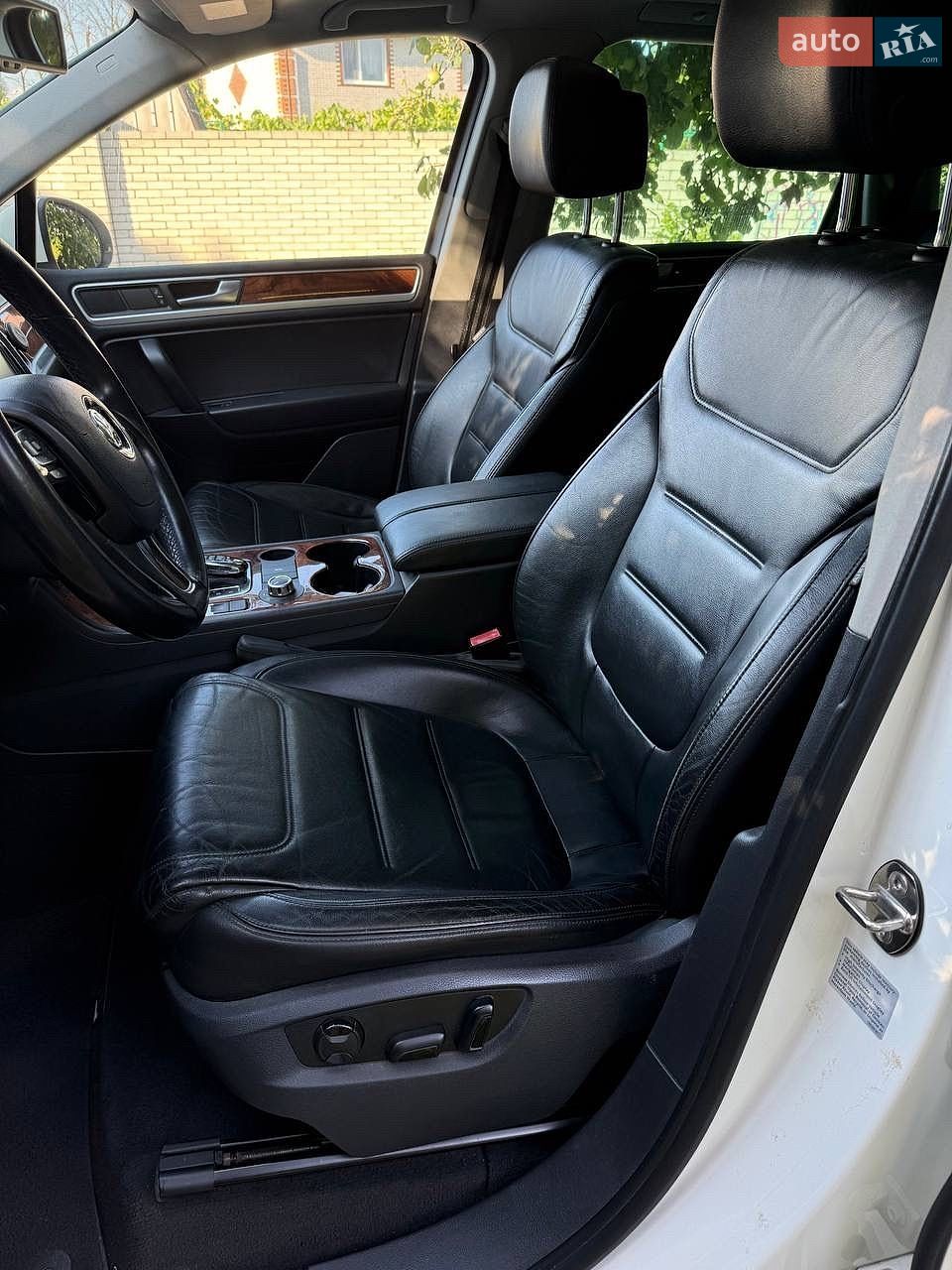 Volkswagen Touareg 2011 VIN WVGFK9BP4CD001020 фото оголошення 4 з 29