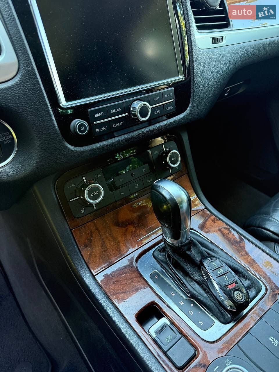 Volkswagen Touareg 2011 VIN WVGFK9BP4CD001020 фото оголошення 6 з 29