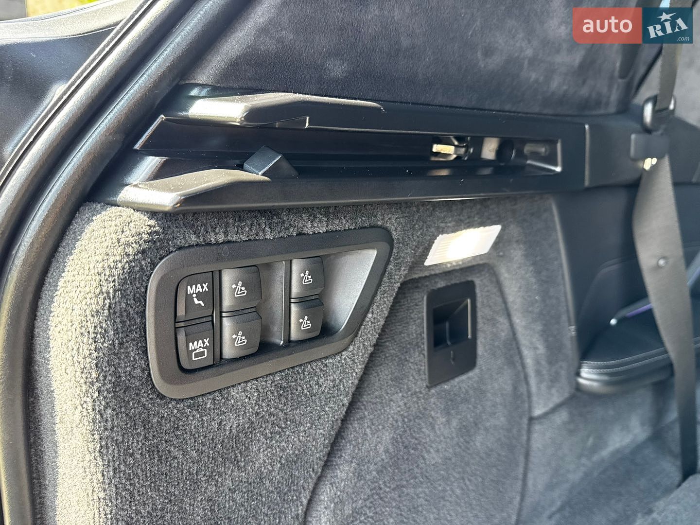 BMW X7 2019 VIN WBACW81000LS18718 фото оголошення 31 з 64