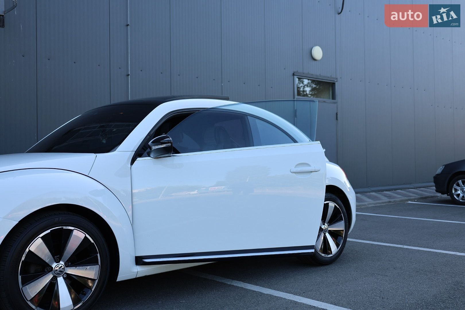 Volkswagen Beetle 2015 VIN WVWZZZ16ZFM640470 фото оголошення 8 з 77