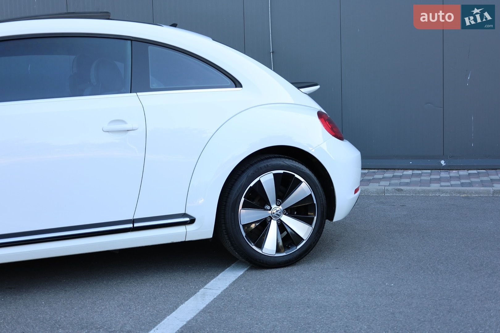 Volkswagen Beetle 2015 VIN WVWZZZ16ZFM640470 фото оголошення 9 з 77