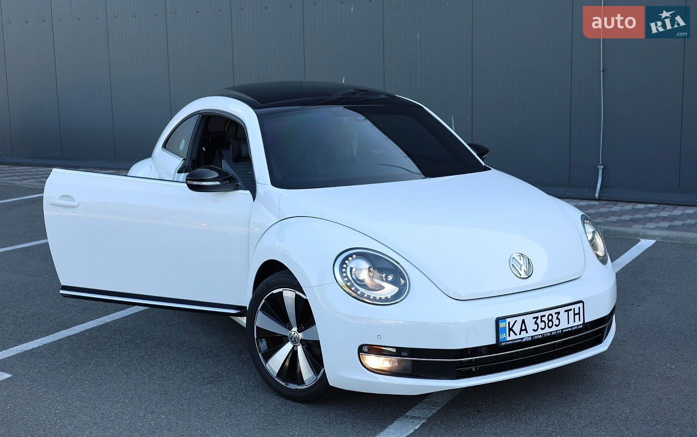 Volkswagen Beetle 2015 VIN WVWZZZ16ZFM640470 фото оголошення 15 з 77