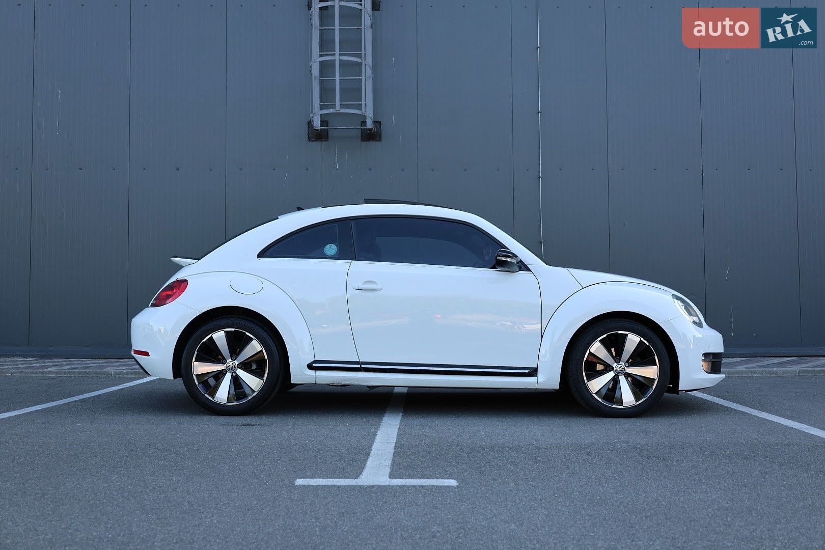 Volkswagen Beetle 2015 VIN WVWZZZ16ZFM640470 фото оголошення 27 з 77