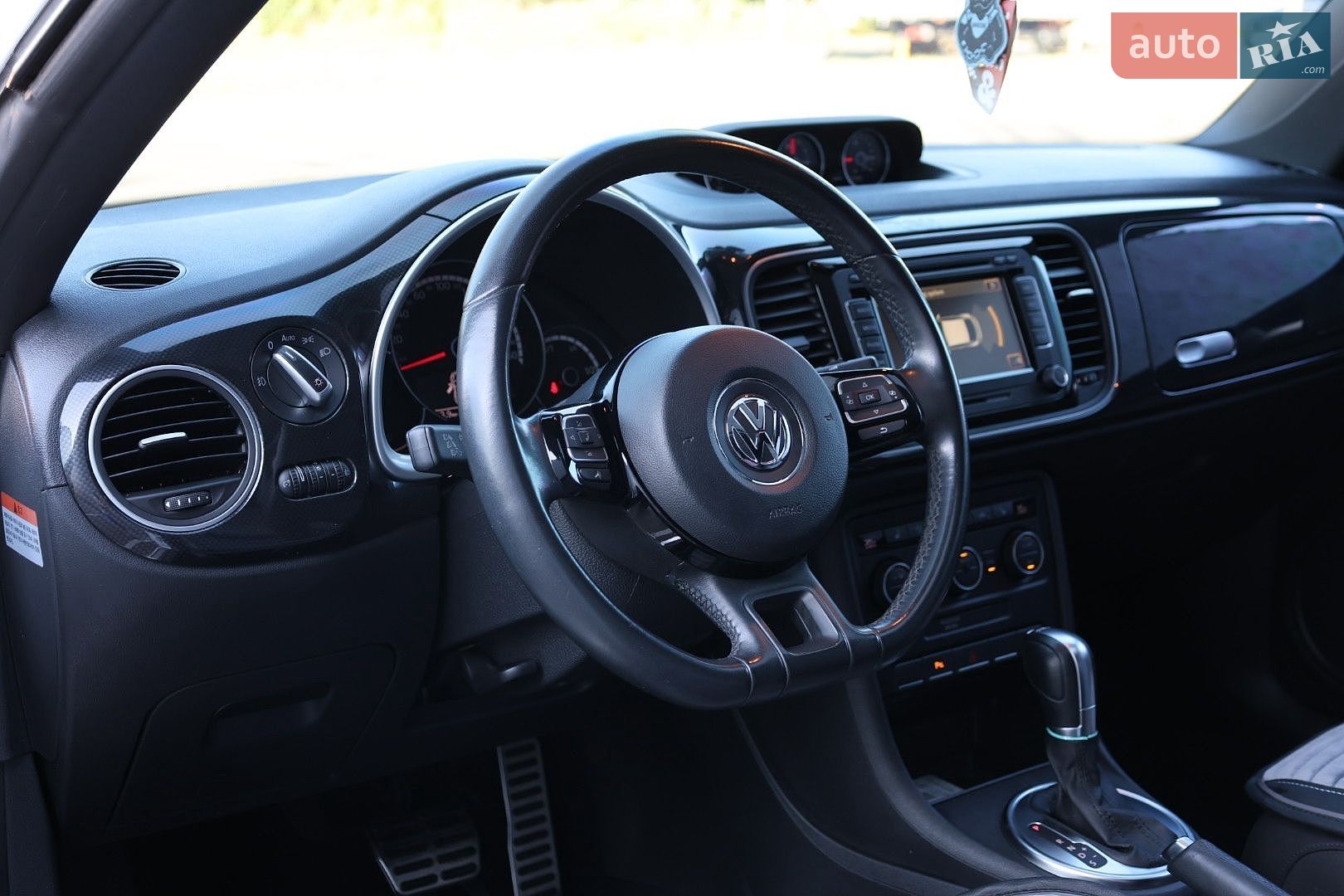 Volkswagen Beetle 2015 VIN WVWZZZ16ZFM640470 фото оголошення 33 з 77