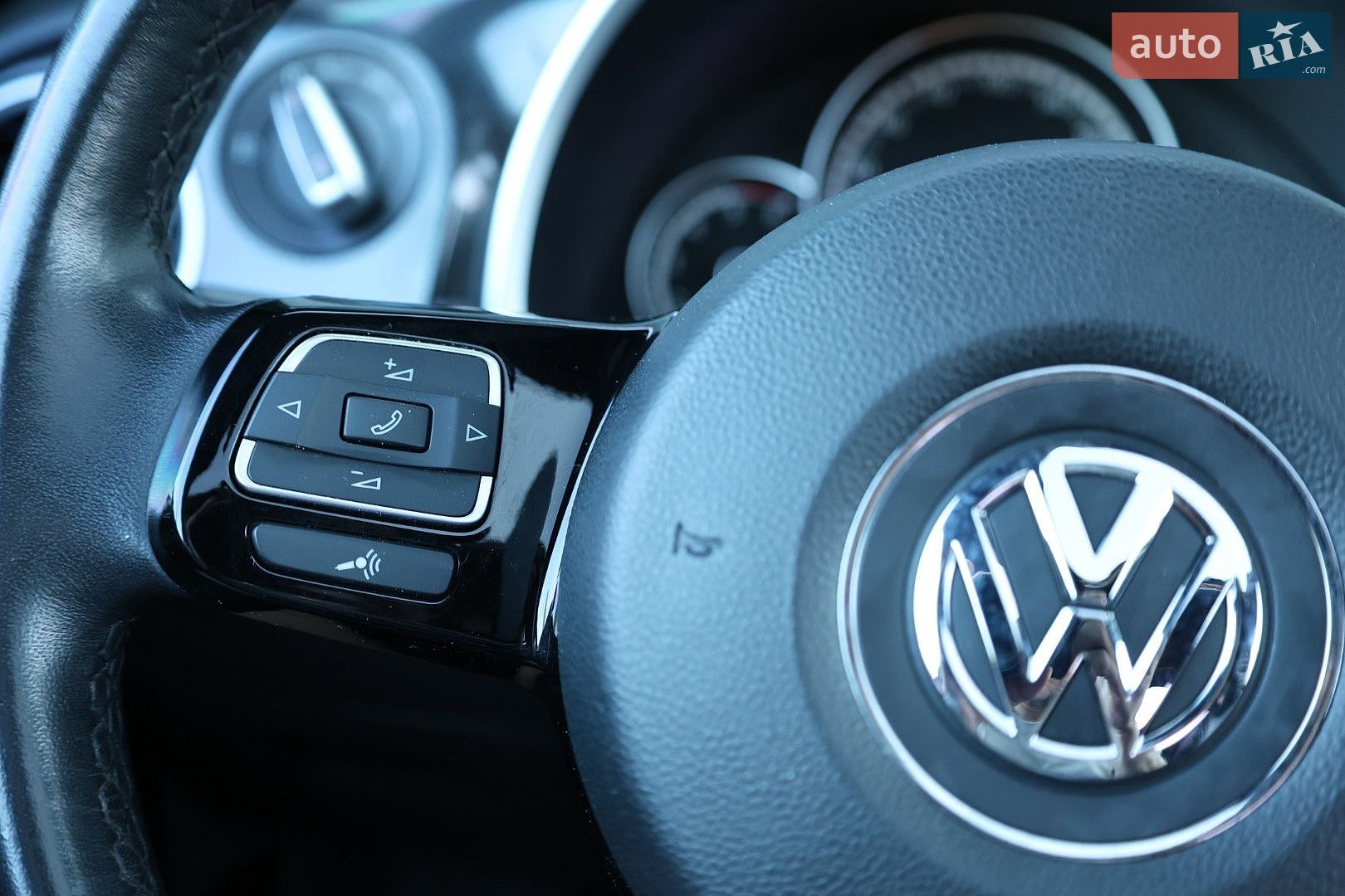 Volkswagen Beetle 2015 VIN WVWZZZ16ZFM640470 фото оголошення 45 з 77