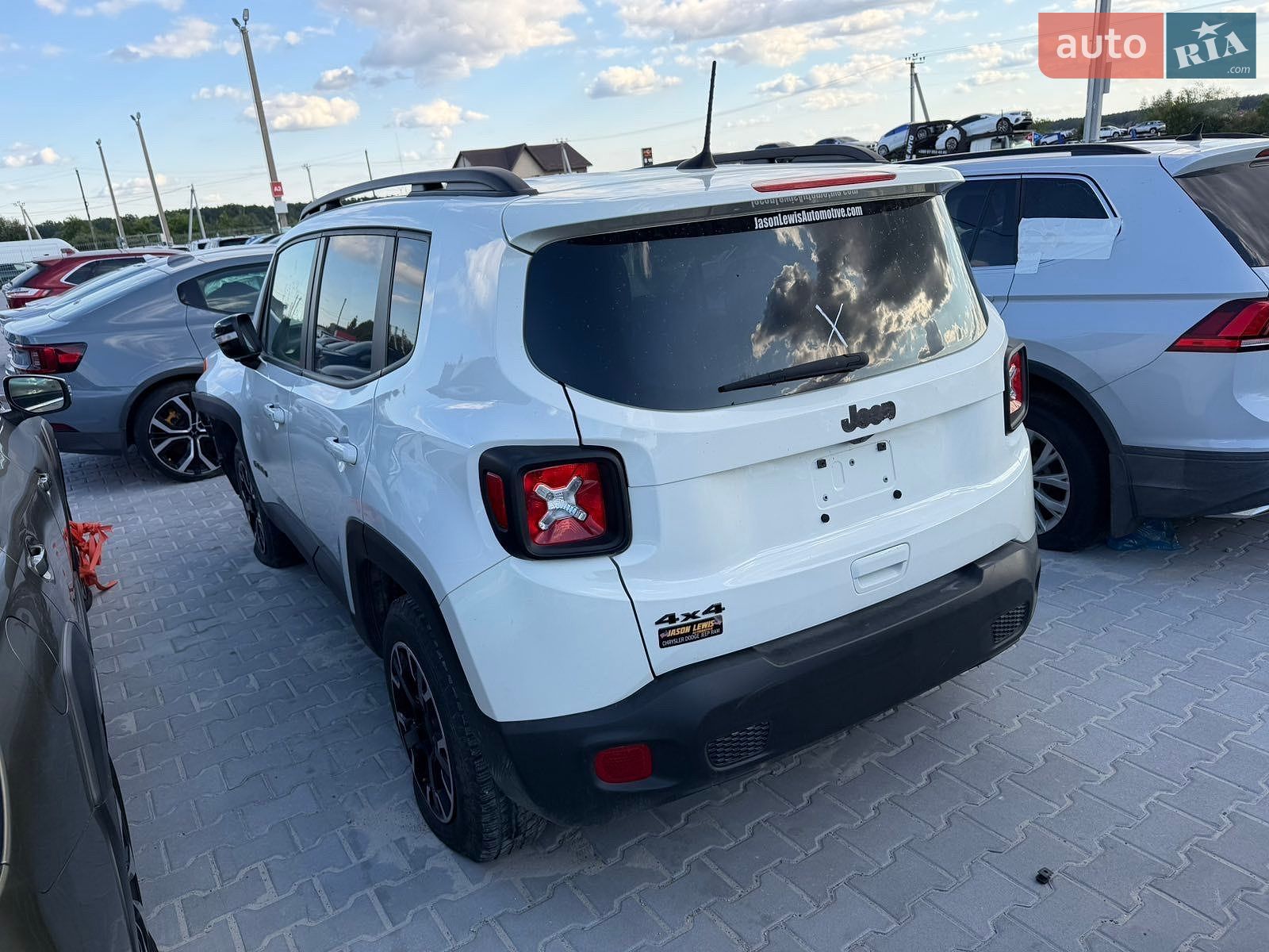 Jeep Renegade 2023 VIN ZACNJDB11PPP41520 фото оголошення 14 з 19