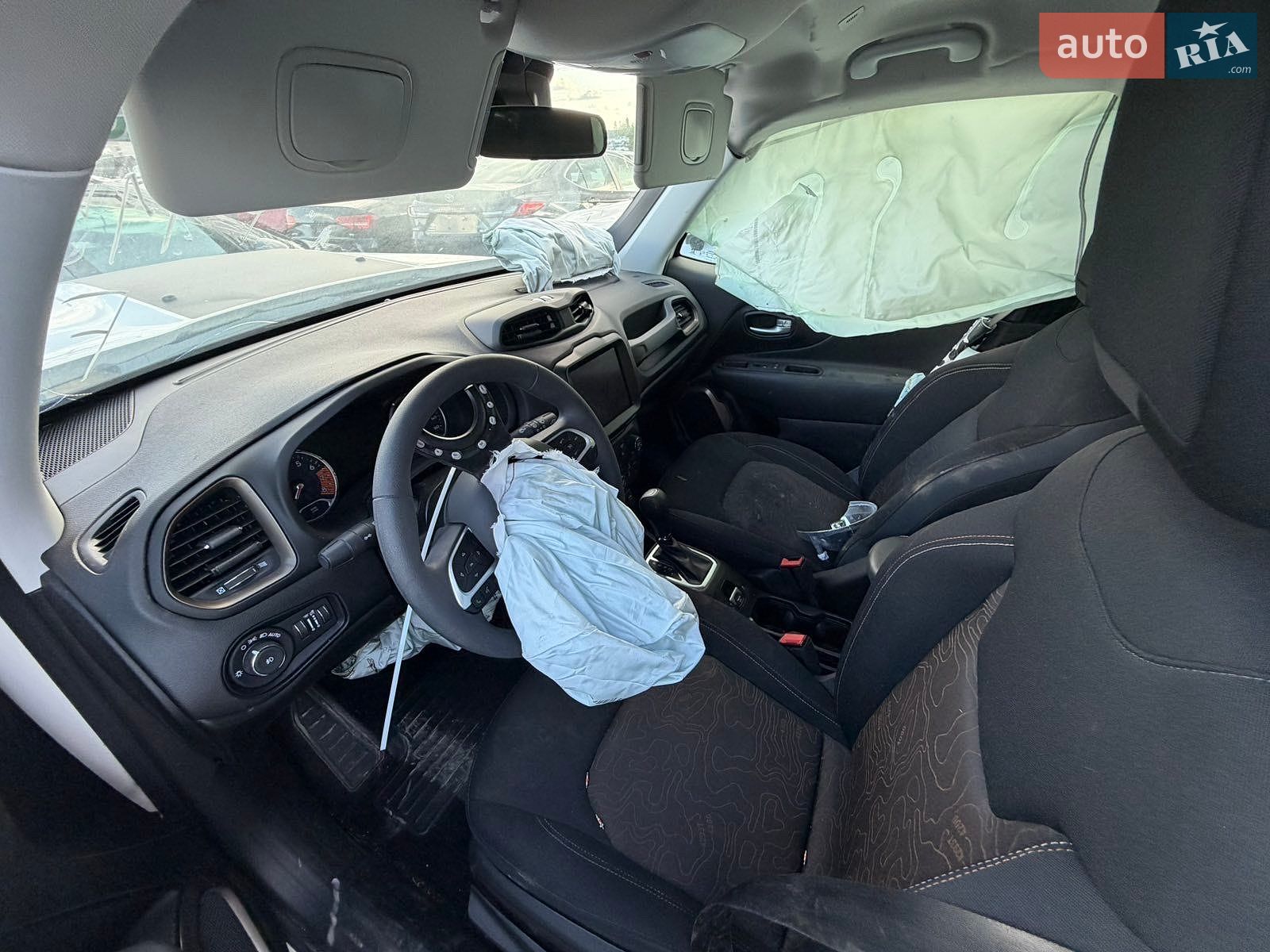 Jeep Renegade 2023 VIN ZACNJDB11PPP41520 фото оголошення 17 з 19