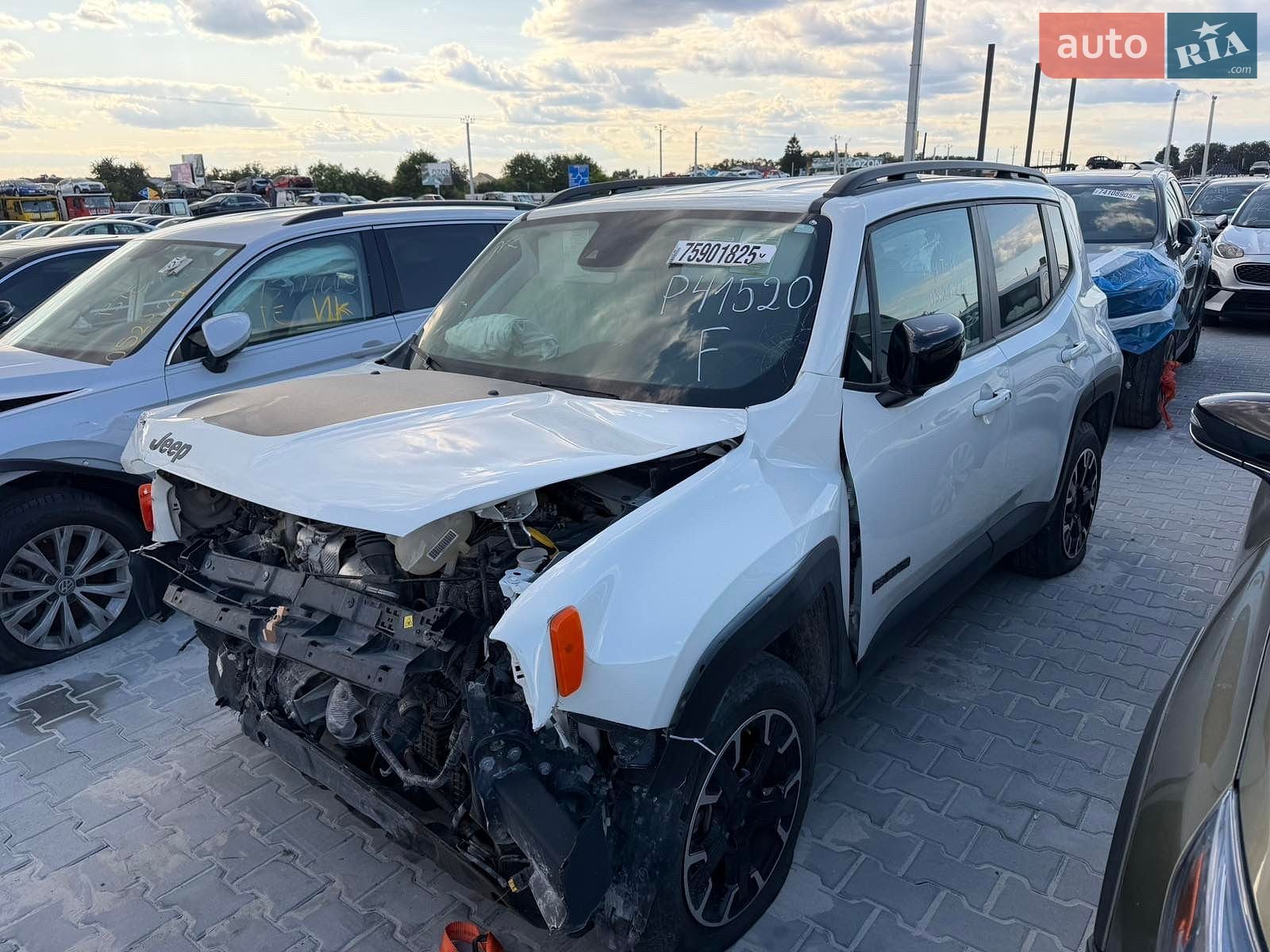 Jeep Renegade 2023 VIN ZACNJDB11PPP41520 фото оголошення 18 з 19