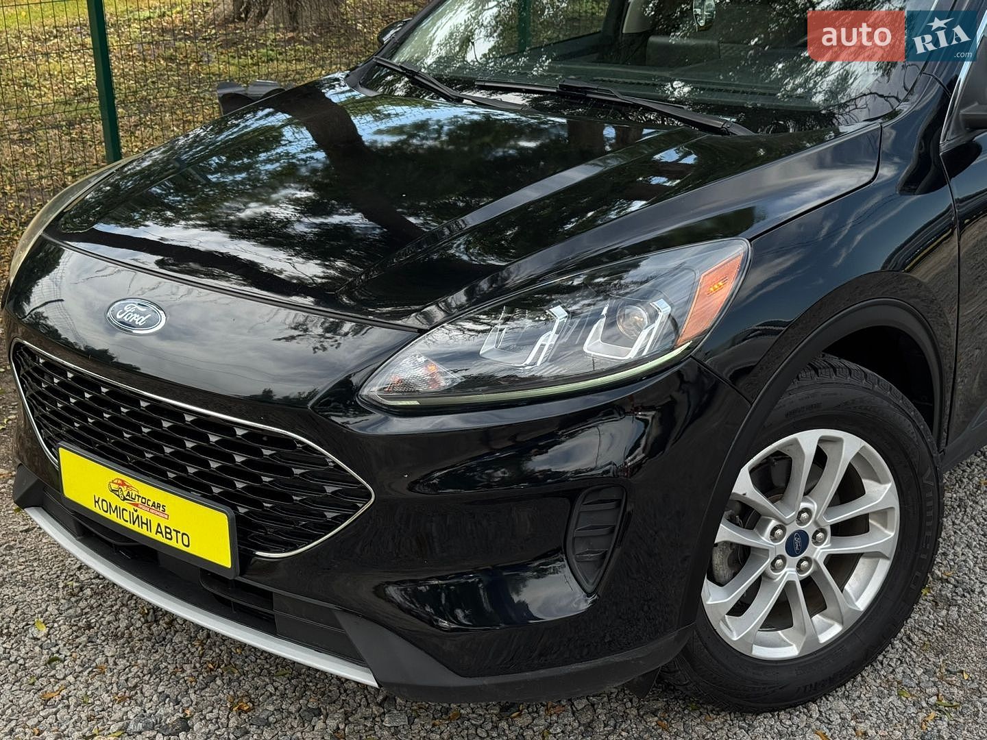 Ford Escape 2019 VIN 1FMCU0G62LUA12560 фото оголошення 2 з 51