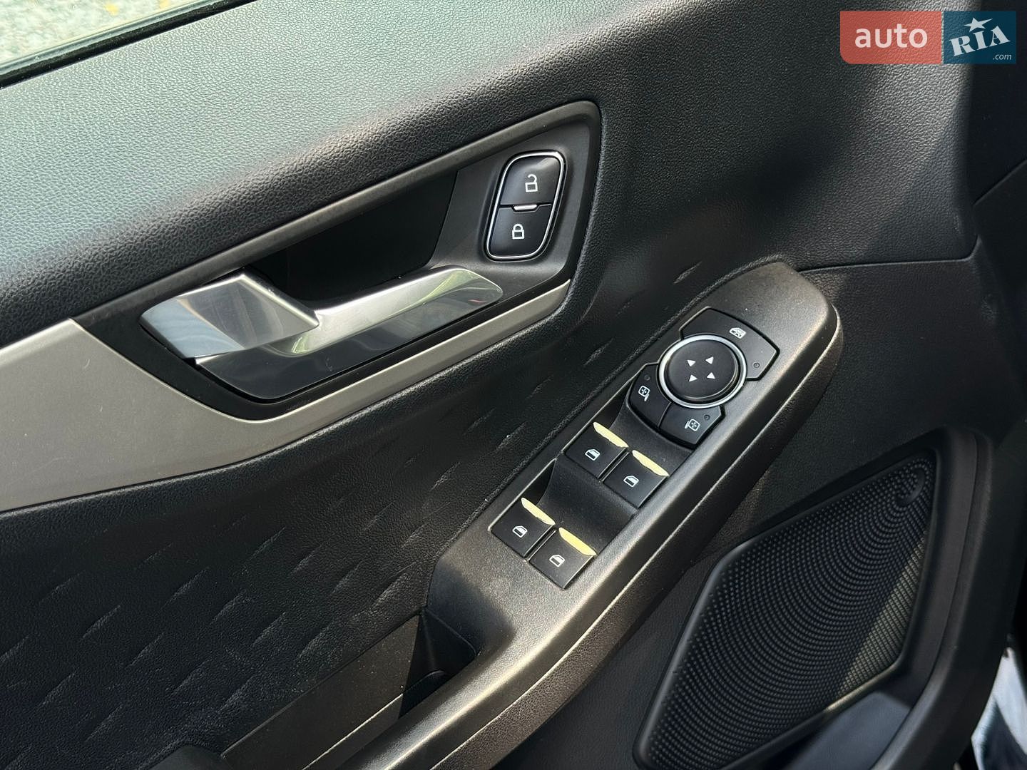 Ford Escape 2019 VIN 1FMCU0G62LUA12560 фото оголошення 21 з 51